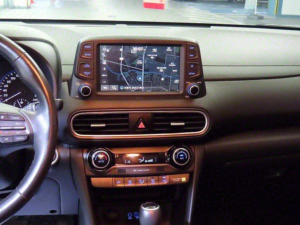 HYUNDAI Kona - Vista 11