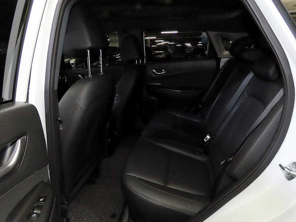 HYUNDAI Kona - Vista 7