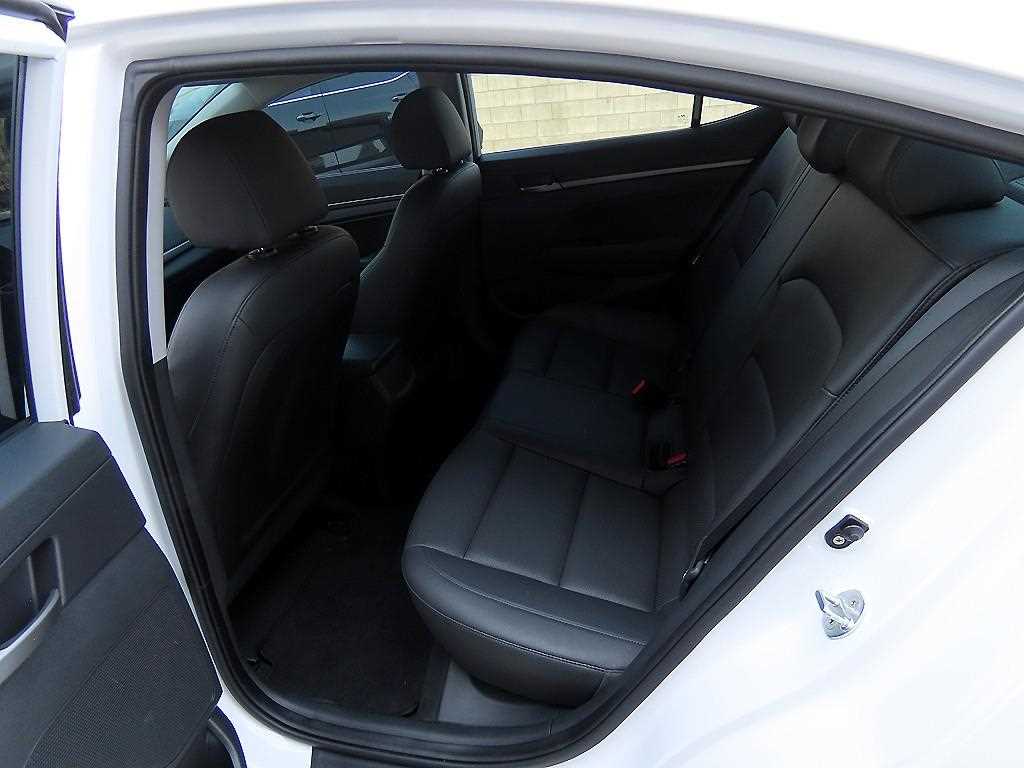 HYUNDAI Avante - Vista 6