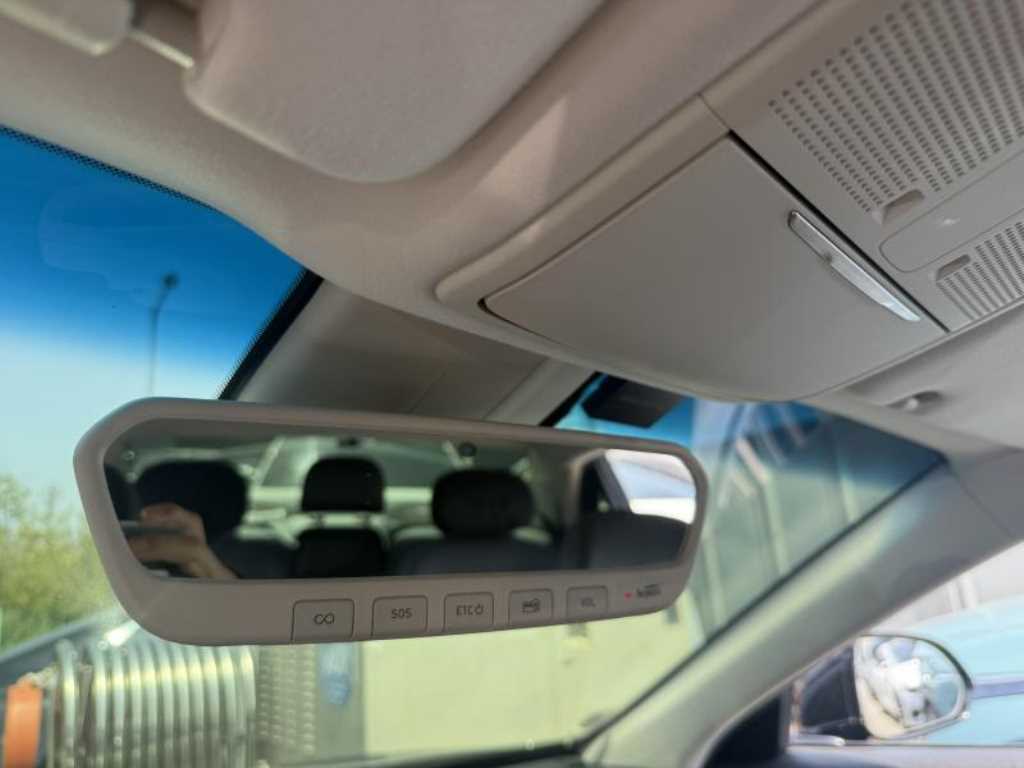 Genesis G90 - Vista 11