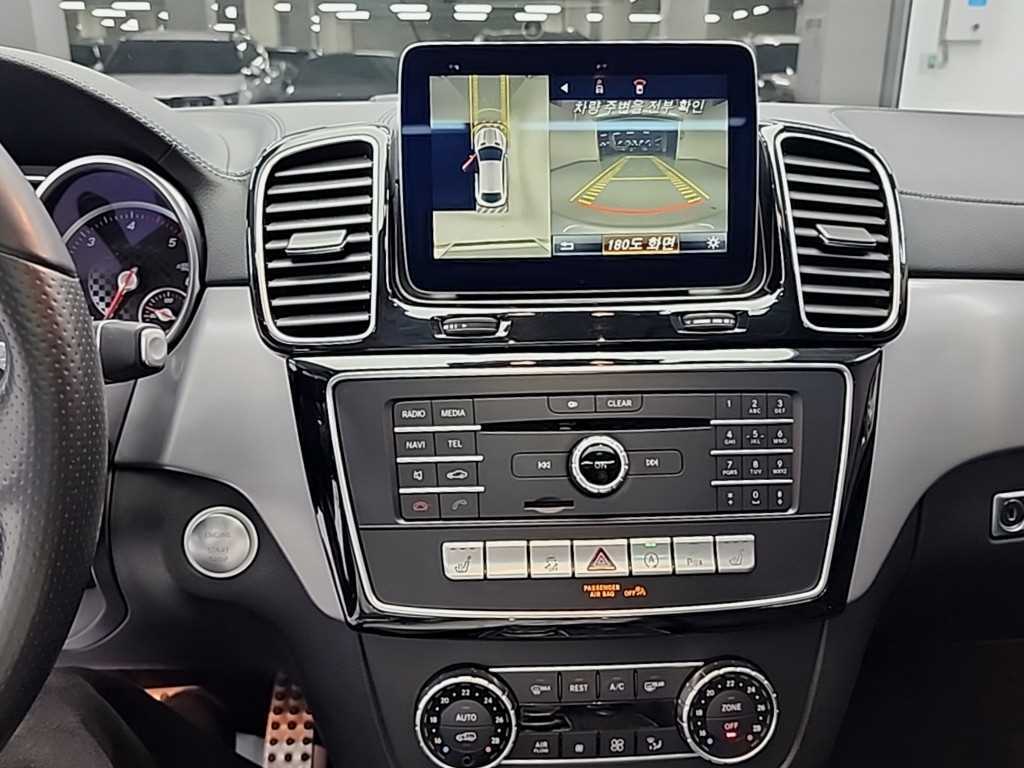 Mercedes Benz GLE Class - Vista 10