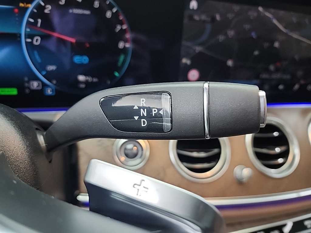 Mercedes Benz E class - Vista 8