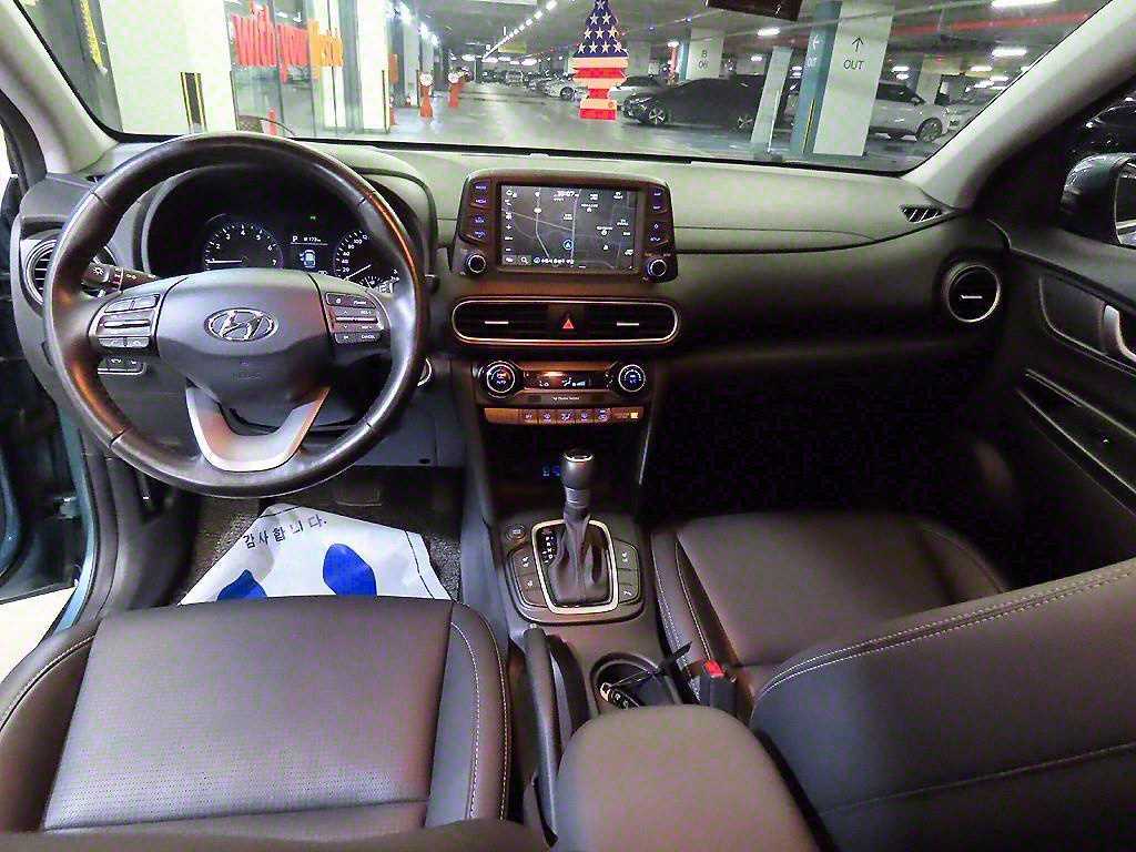 HYUNDAI Kona - Vista 10