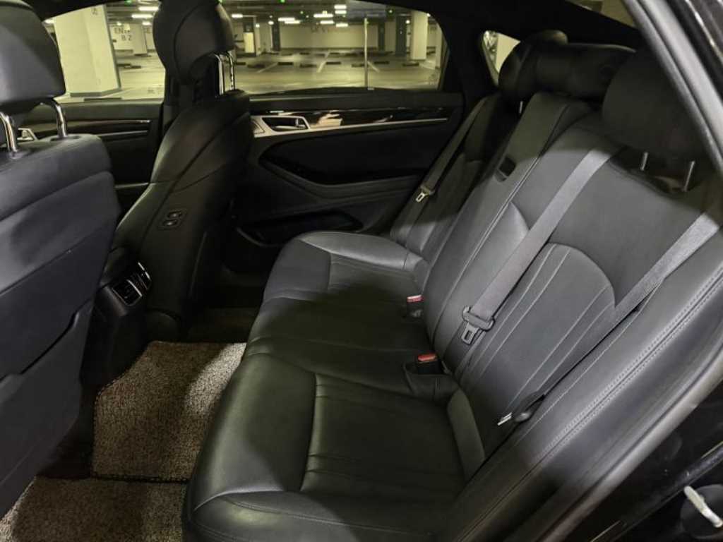 Genesis G80 - Vista 7