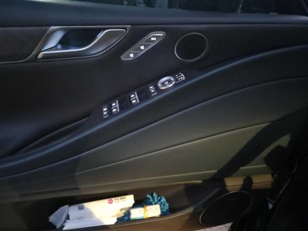 Genesis G80 - Vista 9