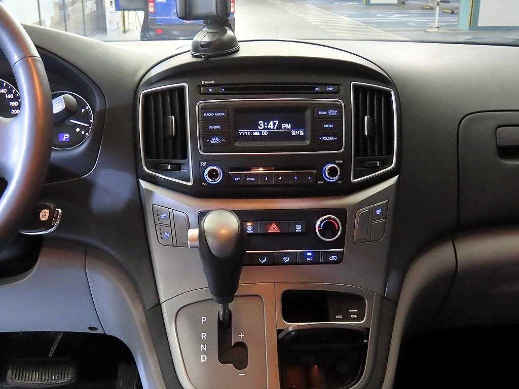 HYUNDAI Starex - Vista 11