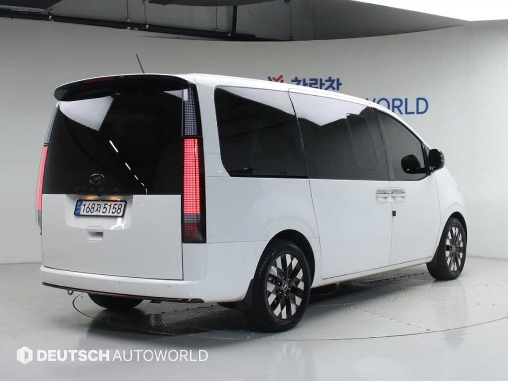 HYUNDAI Staria - Vista 2