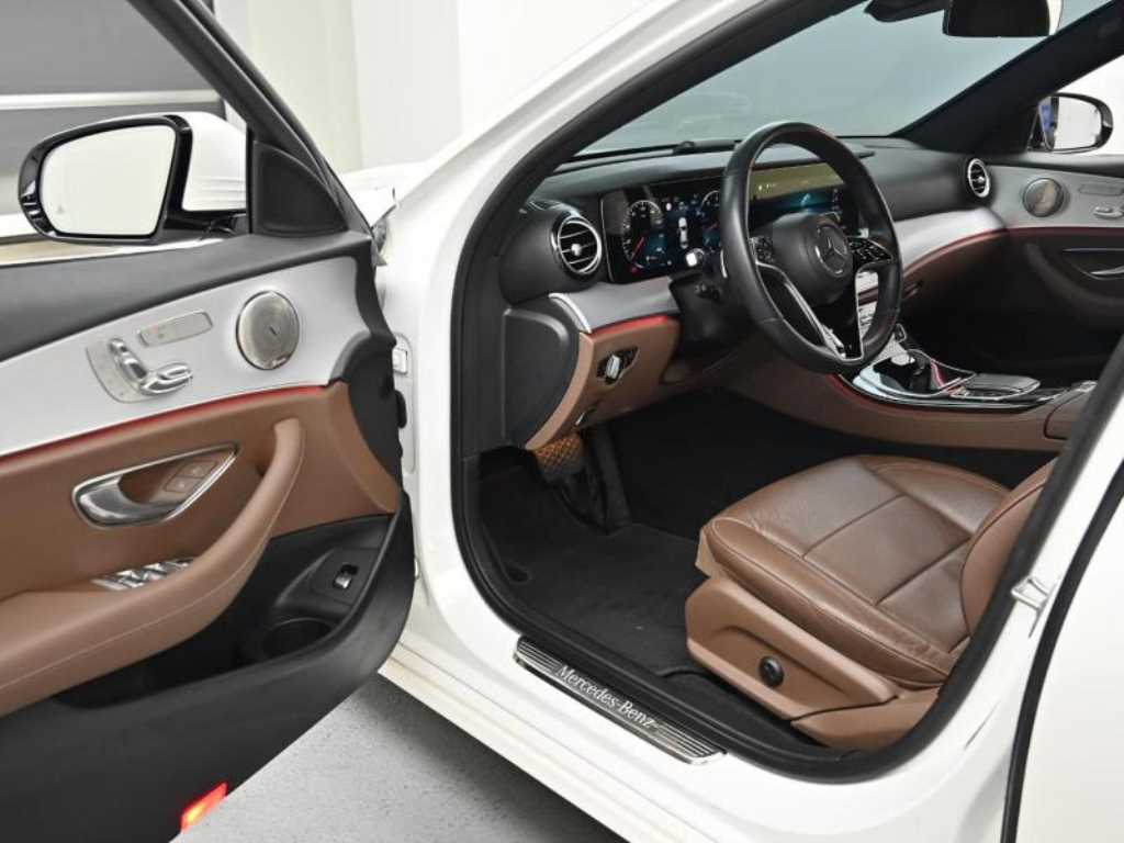 Mercedes Benz E class - Vista 11