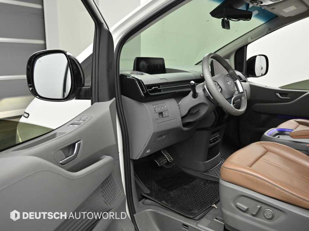 HYUNDAI Staria - Vista 11