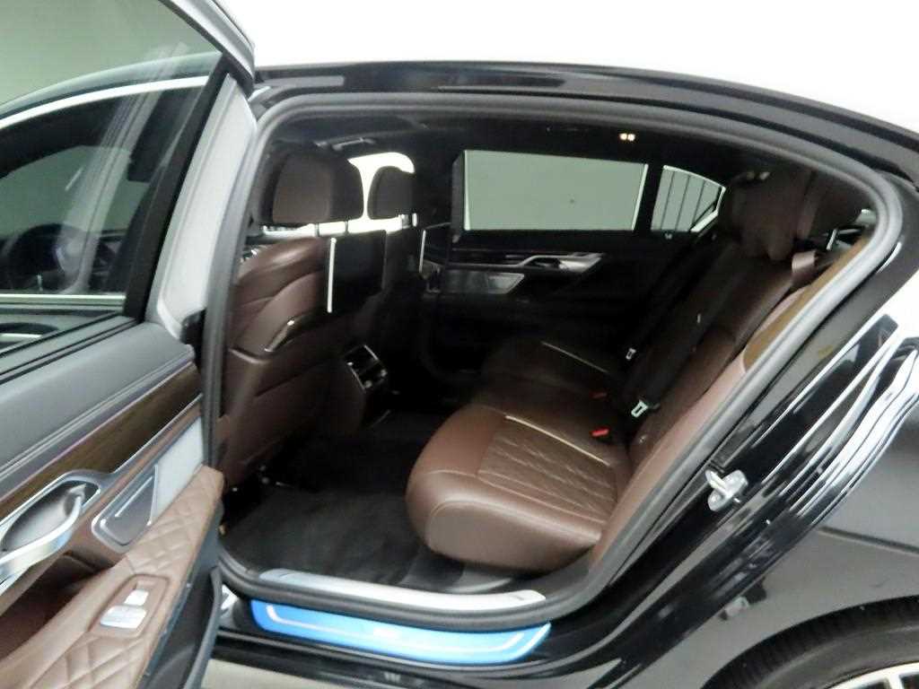 BMW 7 Series - Vista 12