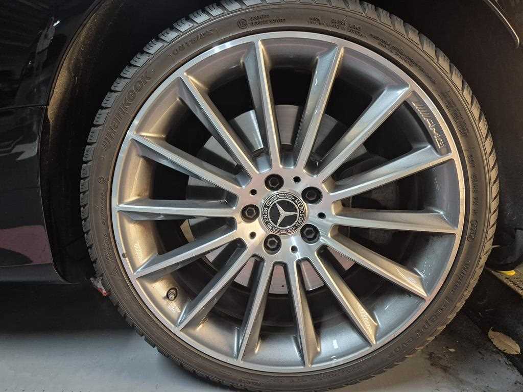 Mercedes Benz E class - Vista 7