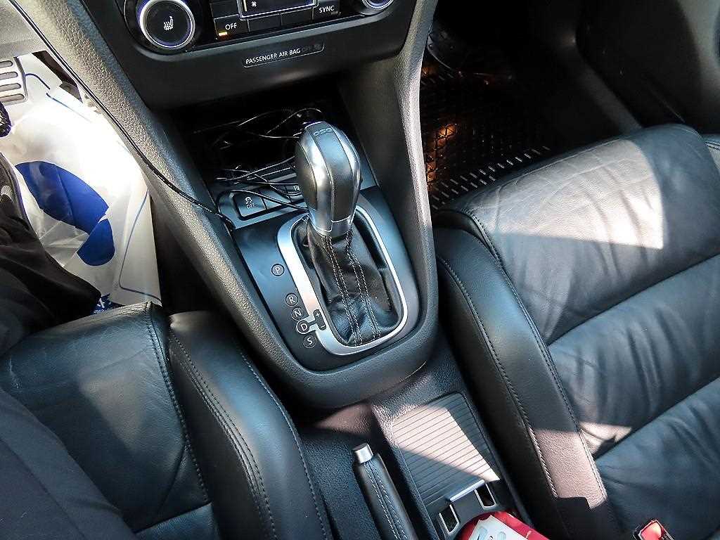 Volkswagen Golf - Vista 10