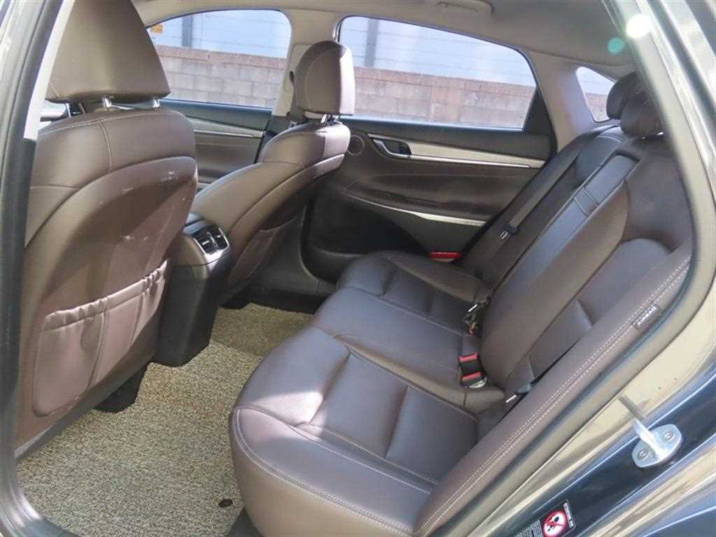HYUNDAI Grandeur - Vista 7