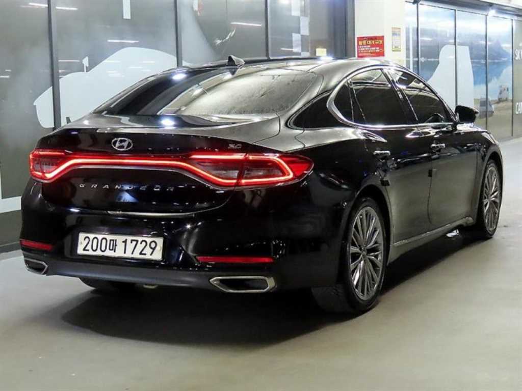 HYUNDAI Grandeur - Vista 4