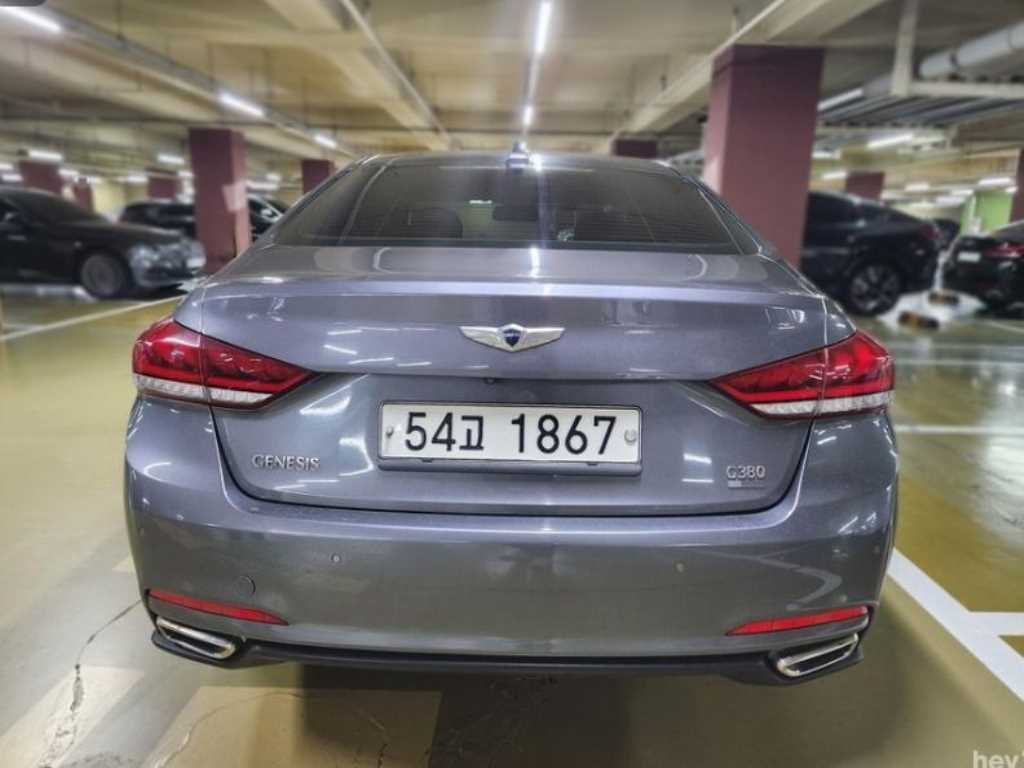 HYUNDAI Genesis - Vista 2