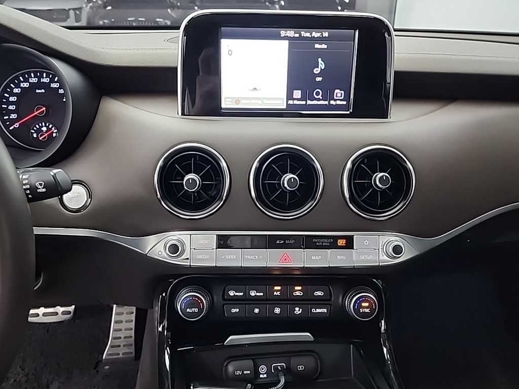 KIA Stinger - Vista 10