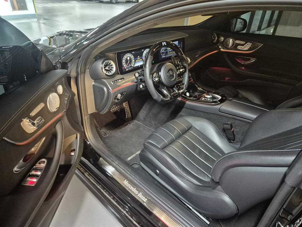 Mercedes Benz E class - Vista 5