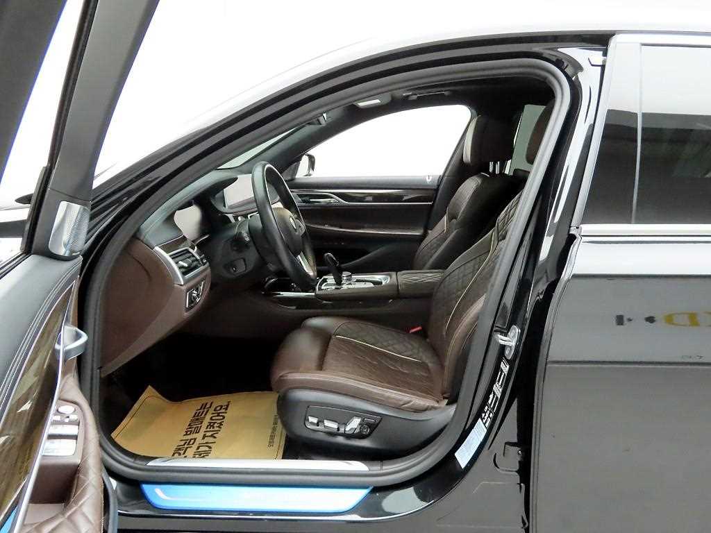 BMW 7 Series - Vista 11