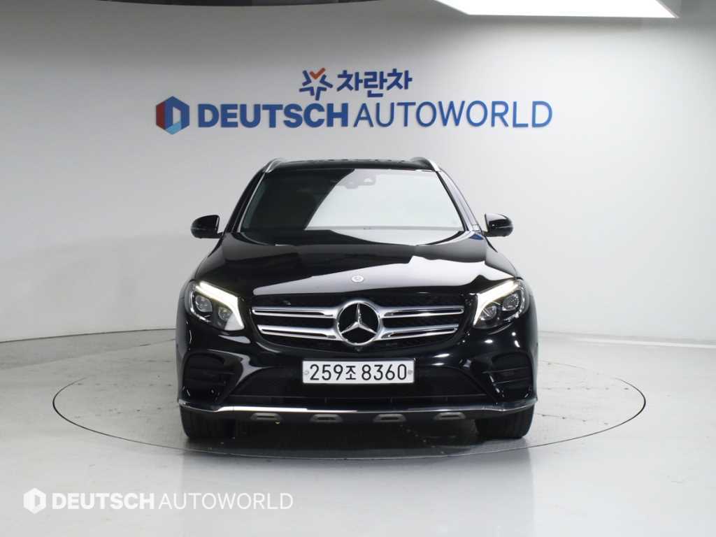 Mercedes Benz GLC Class - Vista 3