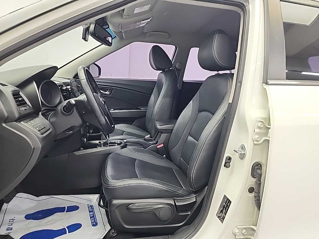 Ssangyong Tivoli - Vista 11