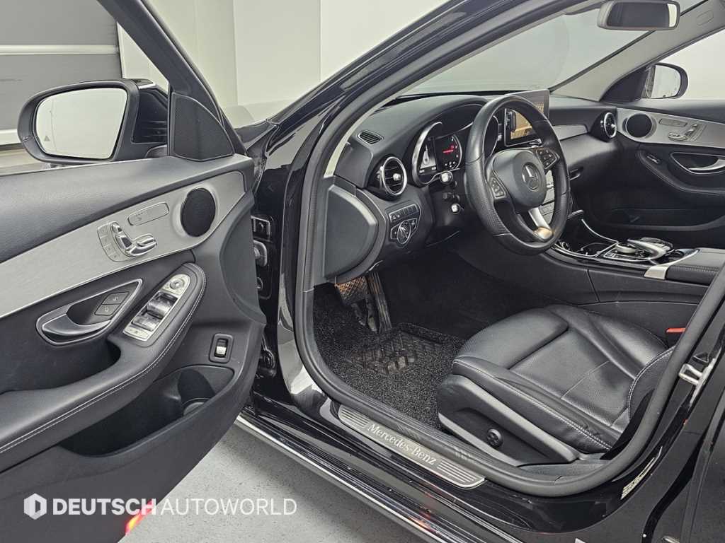 Mercedes Benz C Class - Vista 11