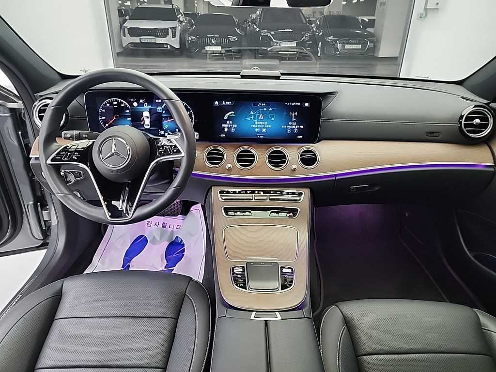 Mercedes Benz E class - Vista 7