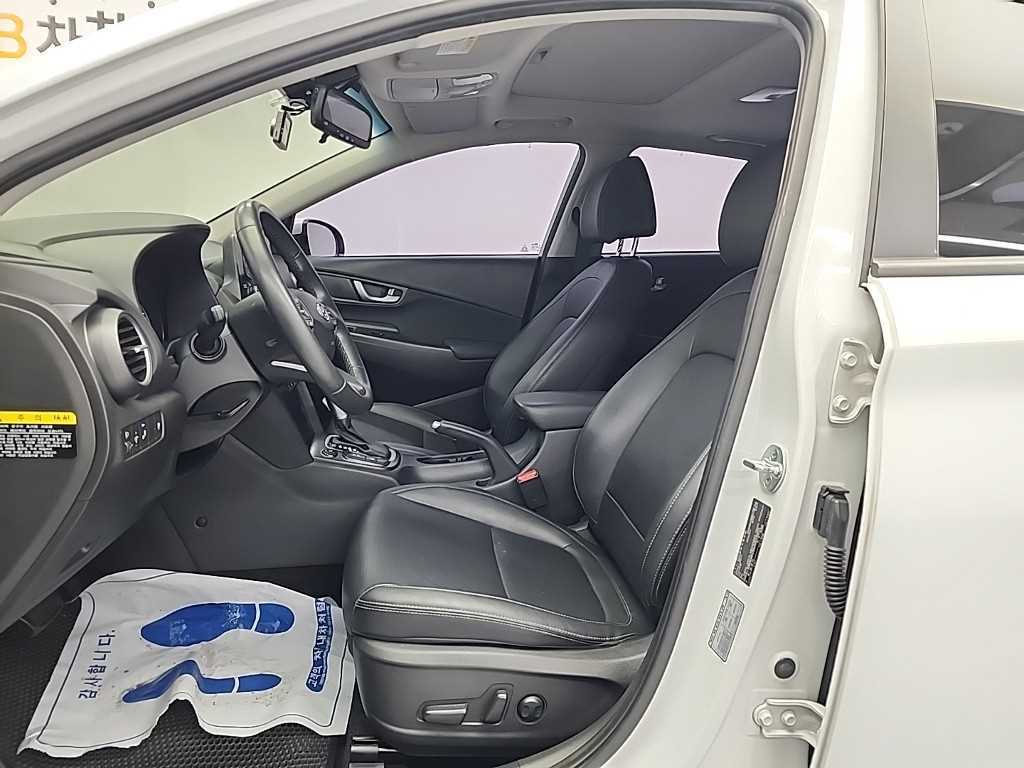 HYUNDAI Kona - Vista 11