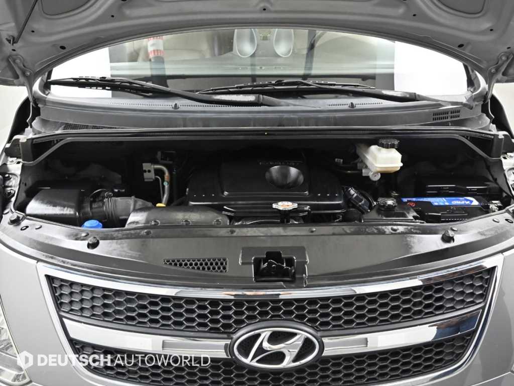 HYUNDAI Starex - Vista 6