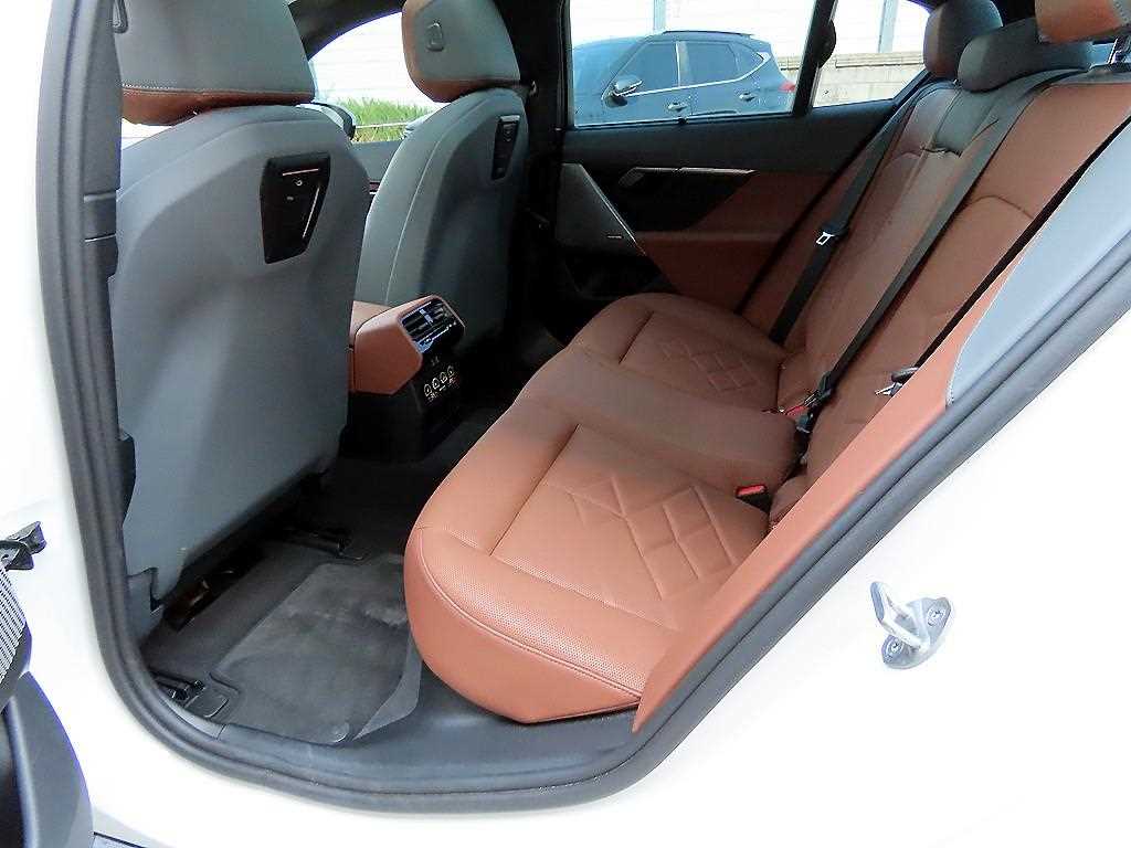 BMW 5 Series - Vista 6