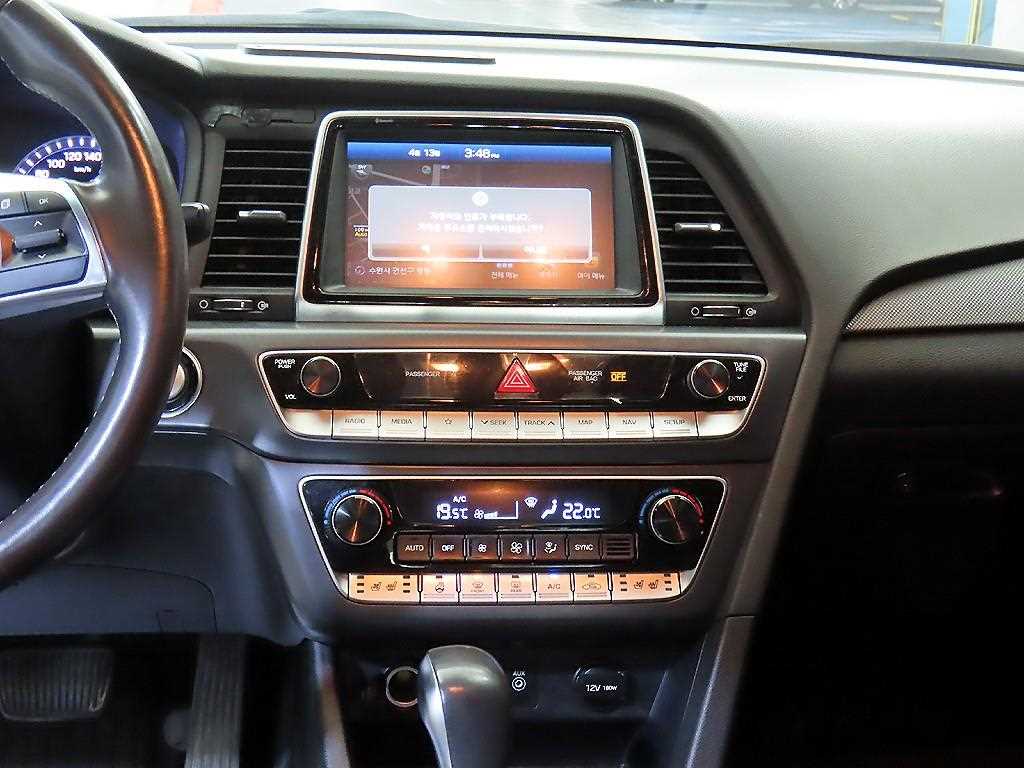 HYUNDAI Sonata - Vista 11