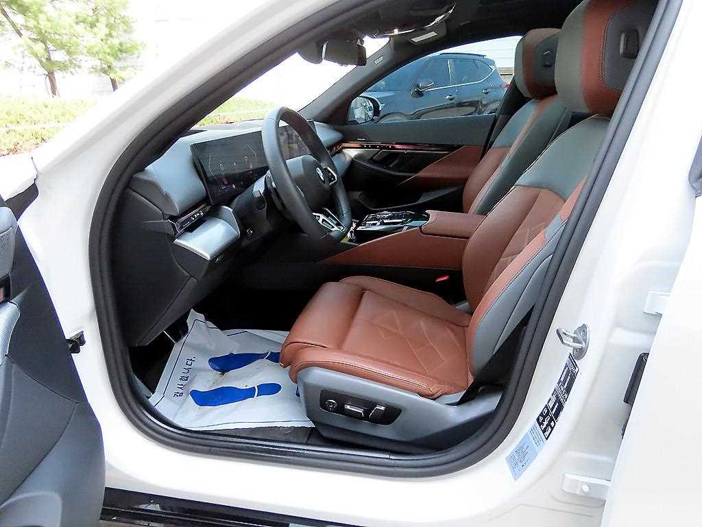 BMW 5 Series - Vista 5