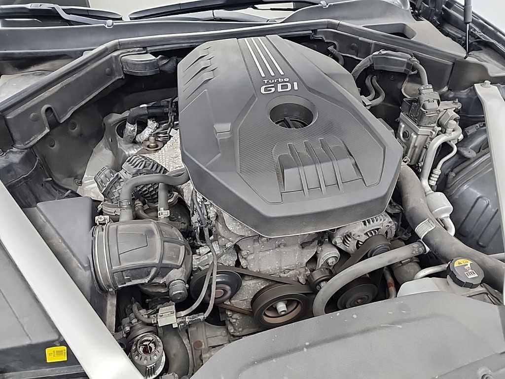 KIA Stinger - Vista 5