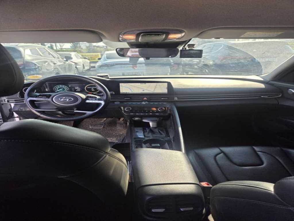 HYUNDAI Avante - Vista 6