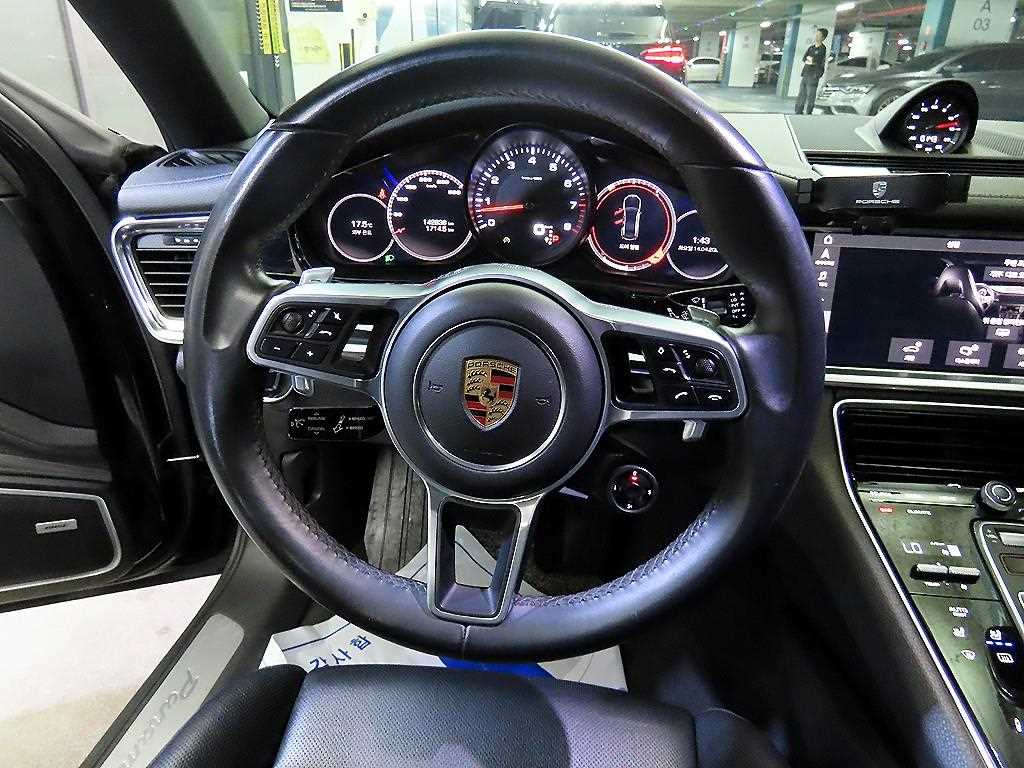Porsche Panamera - Vista 8