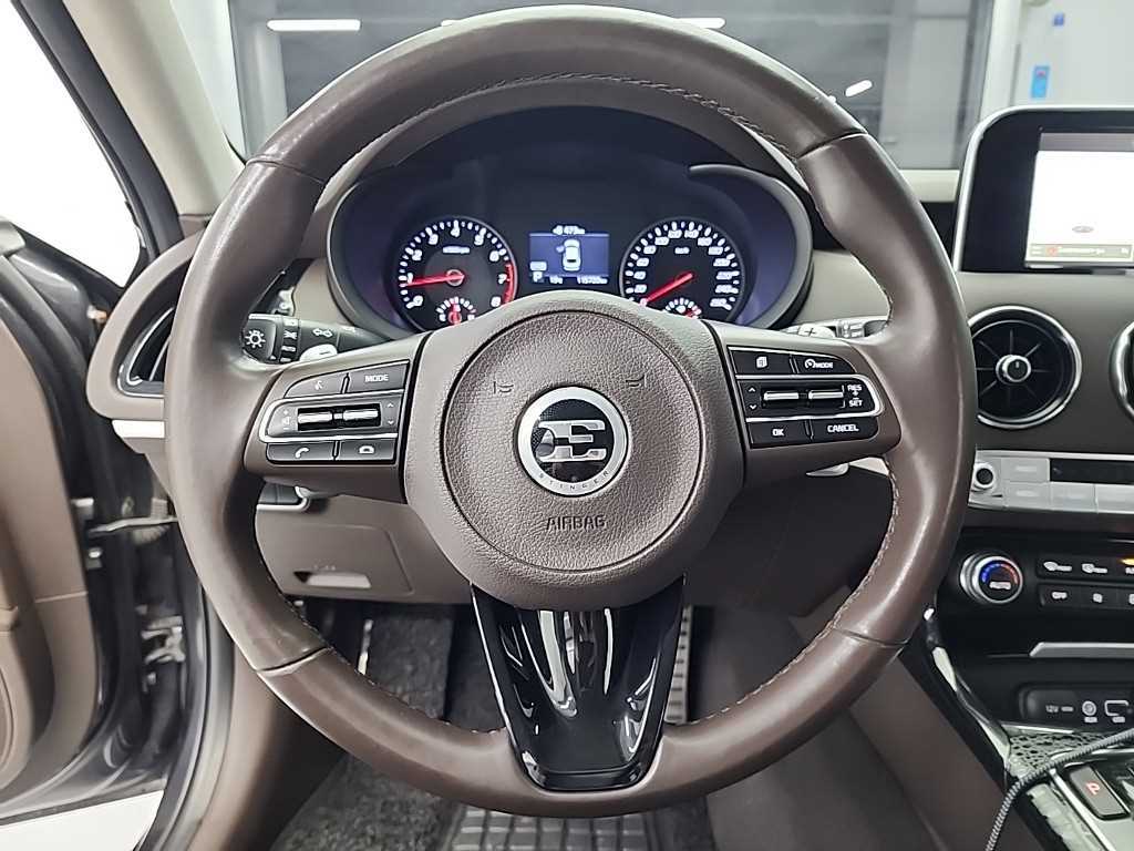 KIA Stinger - Vista 9