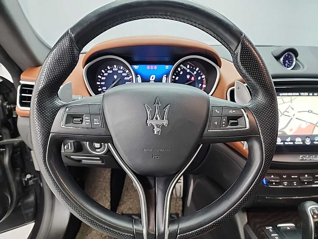 Maserati Ghibli - Vista 9