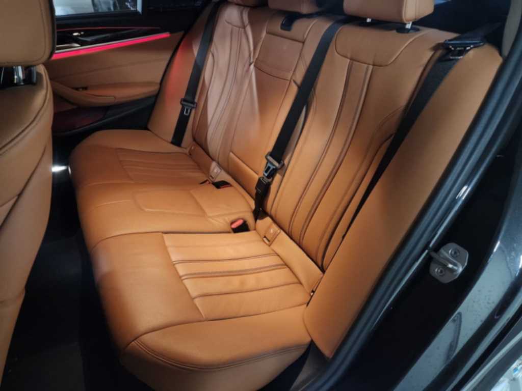 BMW 5 Series - Vista 6