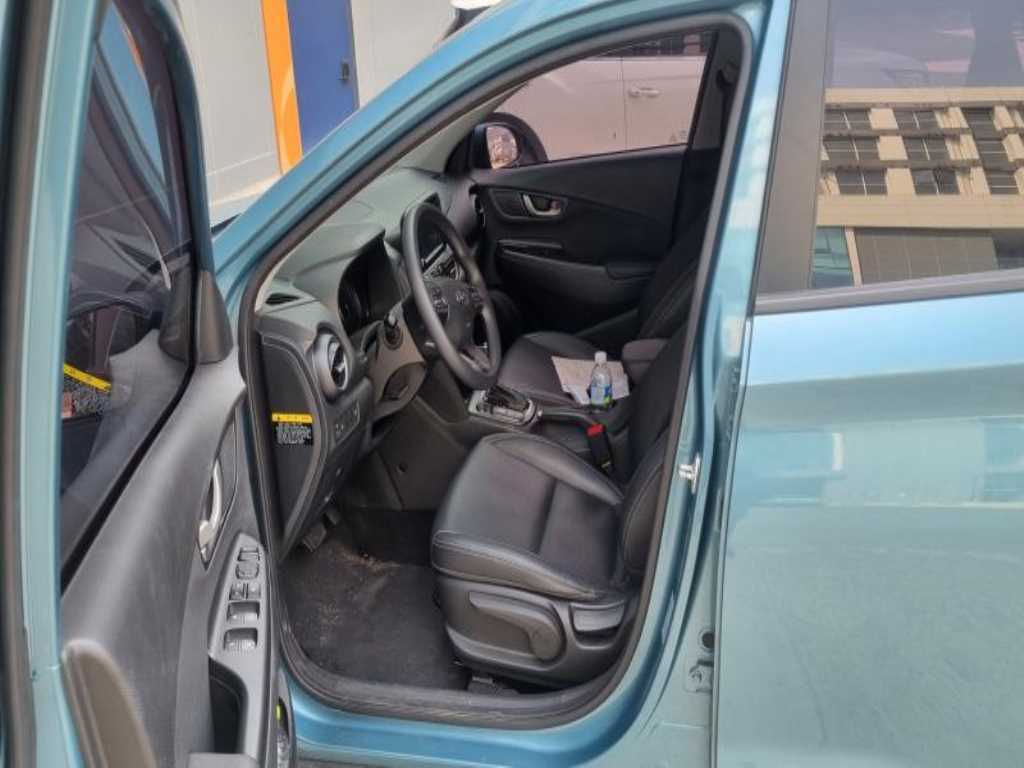 HYUNDAI Kona - Vista 4