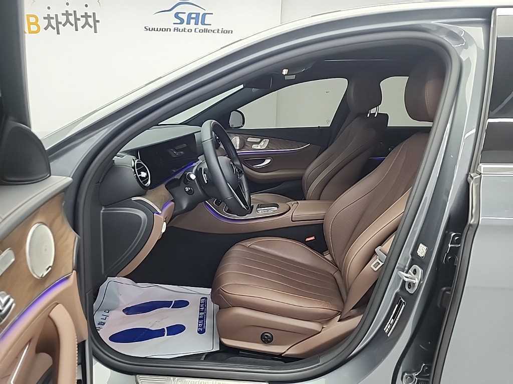 Mercedes Benz E class - Vista 11