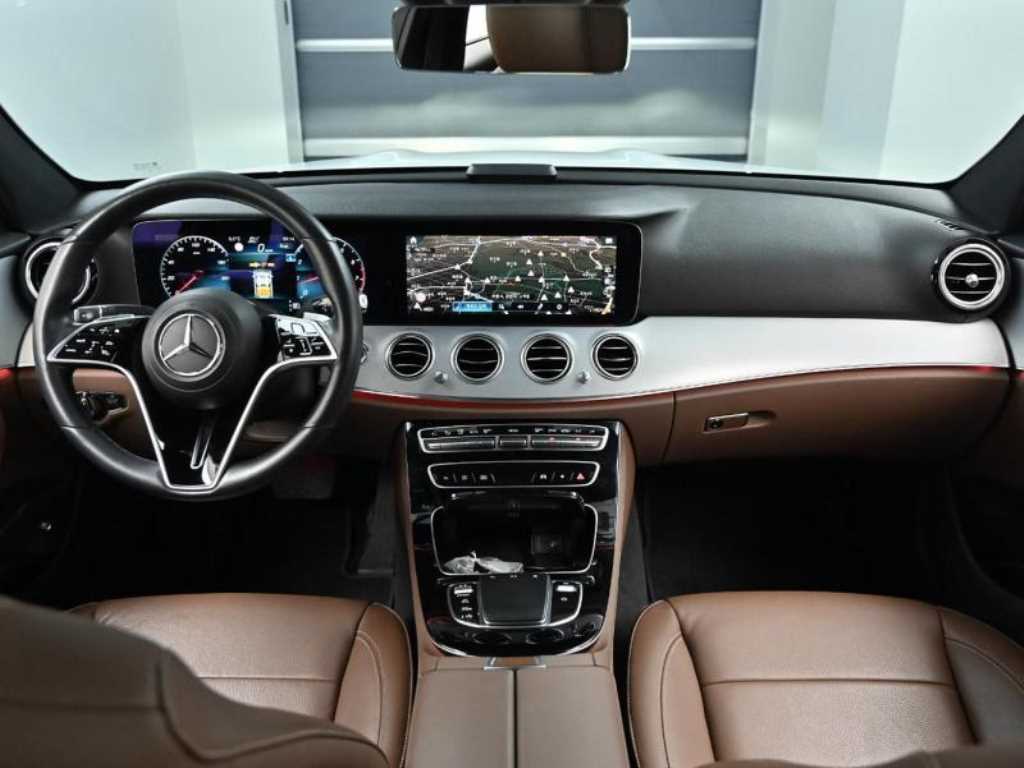 Mercedes Benz E class - Vista 7