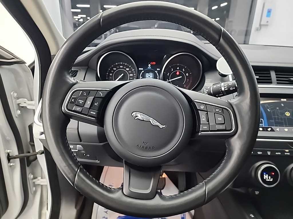 Jaguar E-PACE - Vista 9