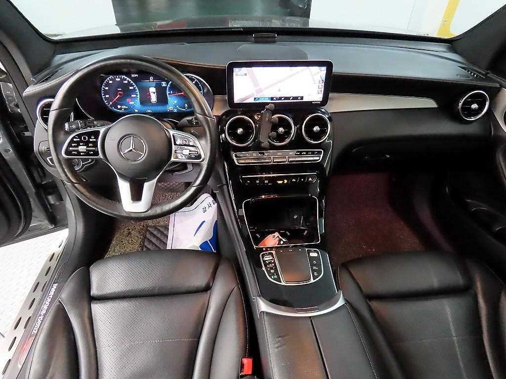 Mercedes Benz GLC Class - Vista 7