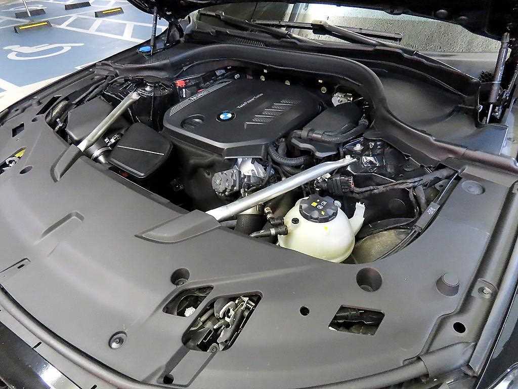 BMW Gran Turismo 2023 Negro - Importación desde Corea - HF Imports Iquique - Foto 19