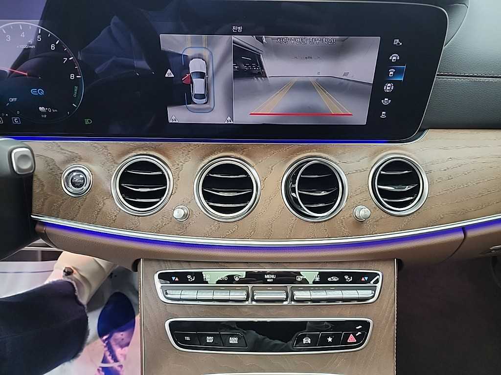 Mercedes Benz E class - Vista 10