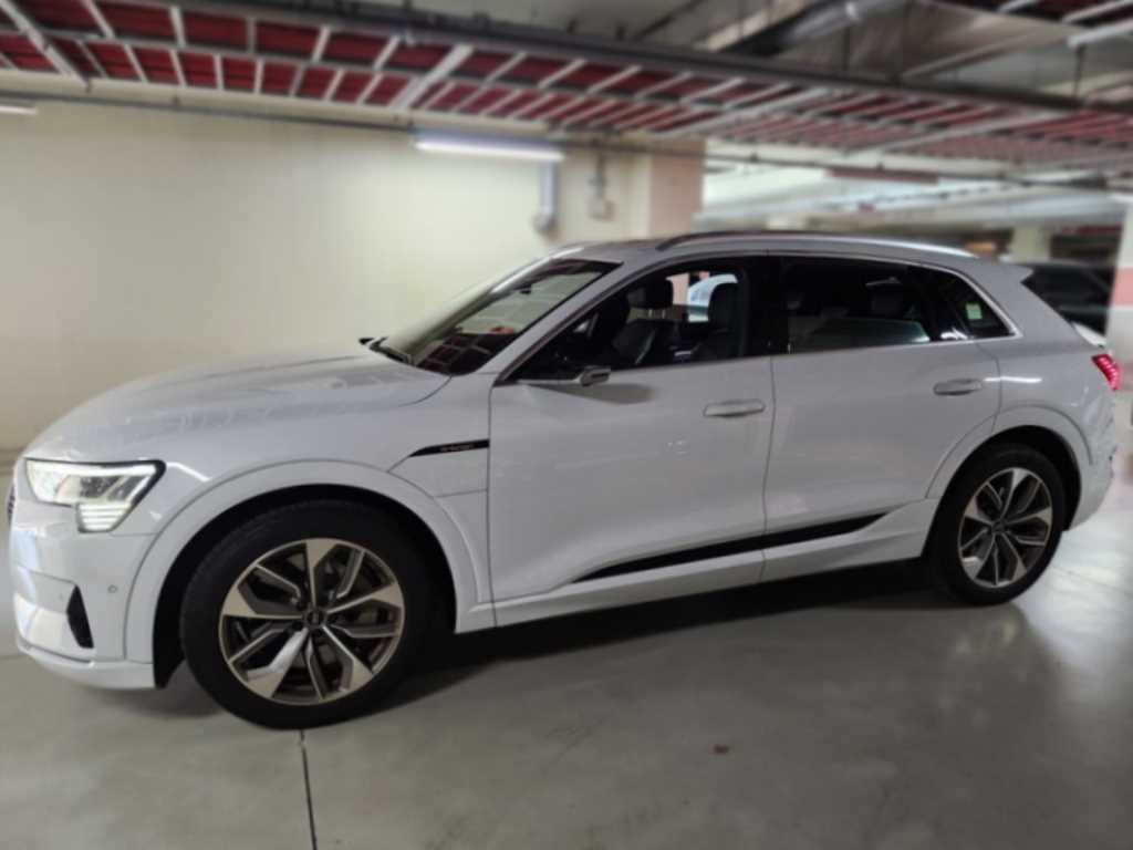 Audi e-Tron - Vista 3