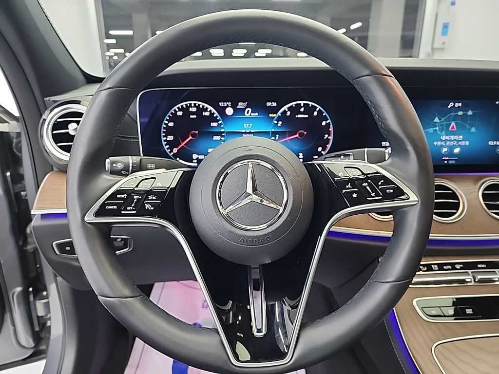 Mercedes Benz E class - Vista 9