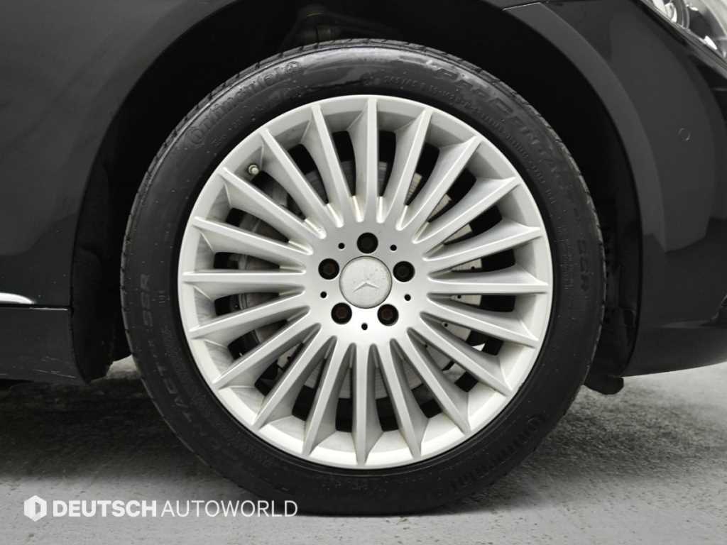 Mercedes Benz S Class - Vista 5