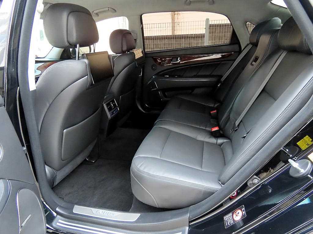 HYUNDAI Equus - Vista 6