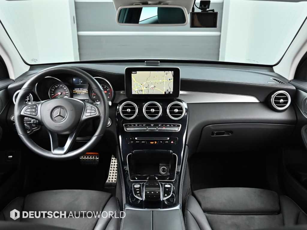Mercedes Benz GLC Class - Vista 7
