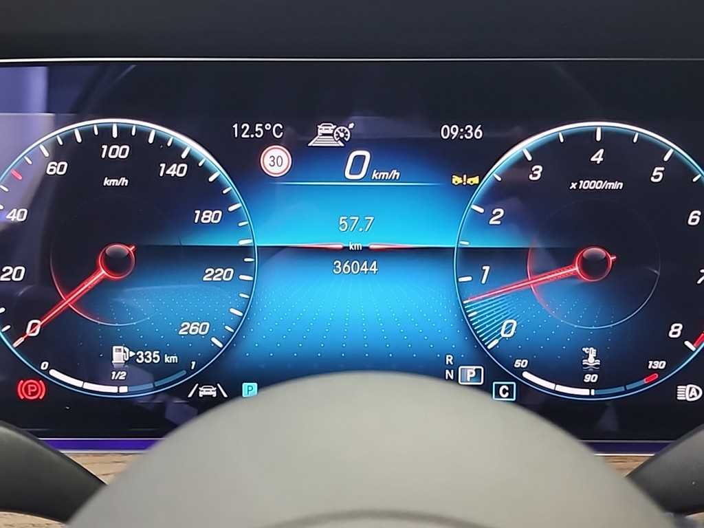 Mercedes Benz E class - Vista 6